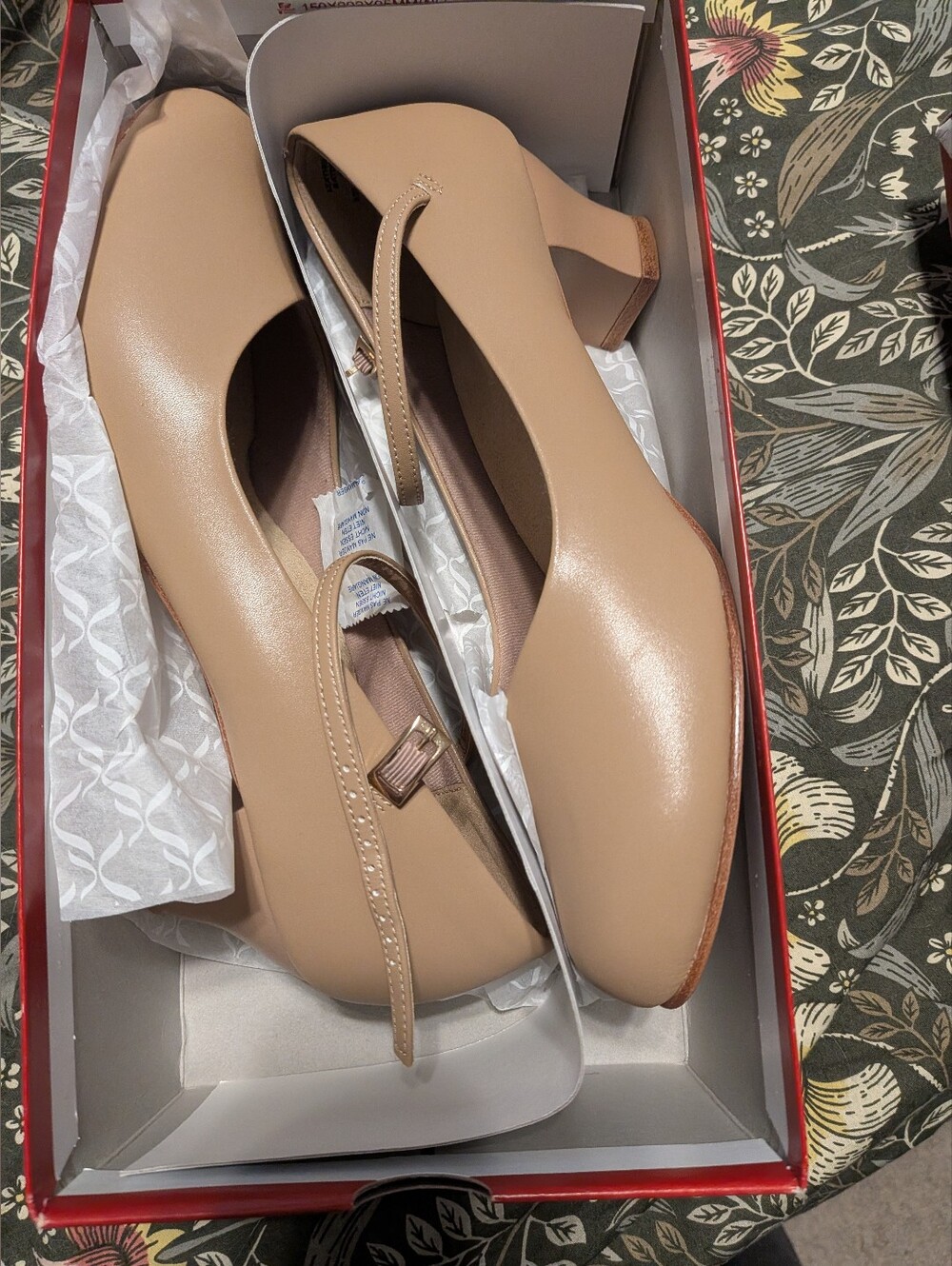 NIB Tan capezio Character Shoes Size 9